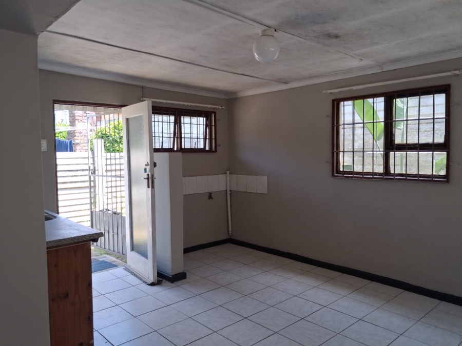 To Let 1 Bedroom Property for Rent in Quigney Eastern Cape